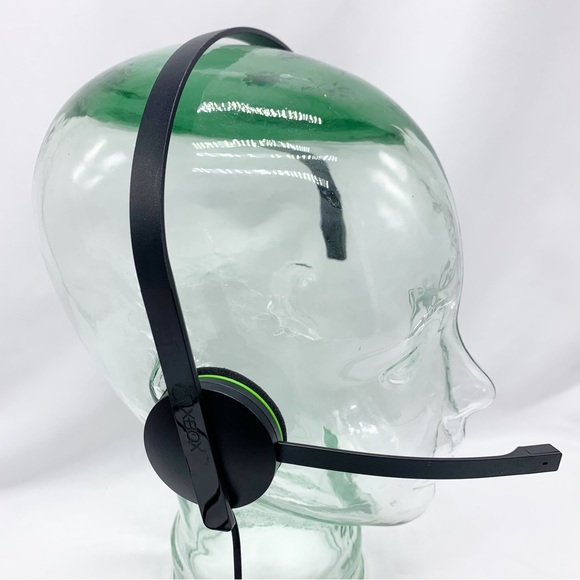Microsoft Xbox One Wired Mono Chat Headset - Picture 2 of 4